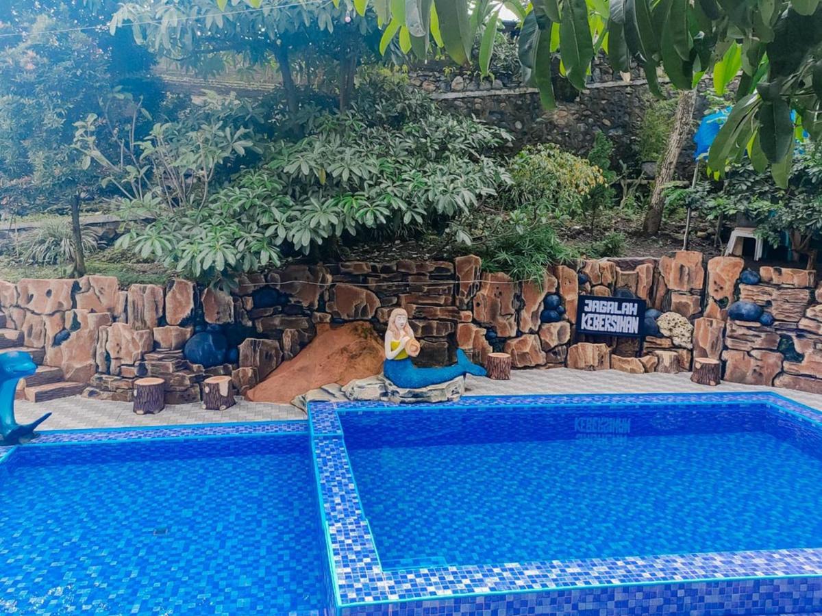 Hotel Reddoorz At Pacet Mojokerto